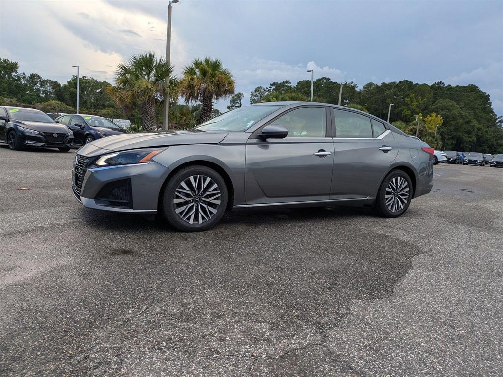 used 2023 Nissan Altima car, priced at $20,288
