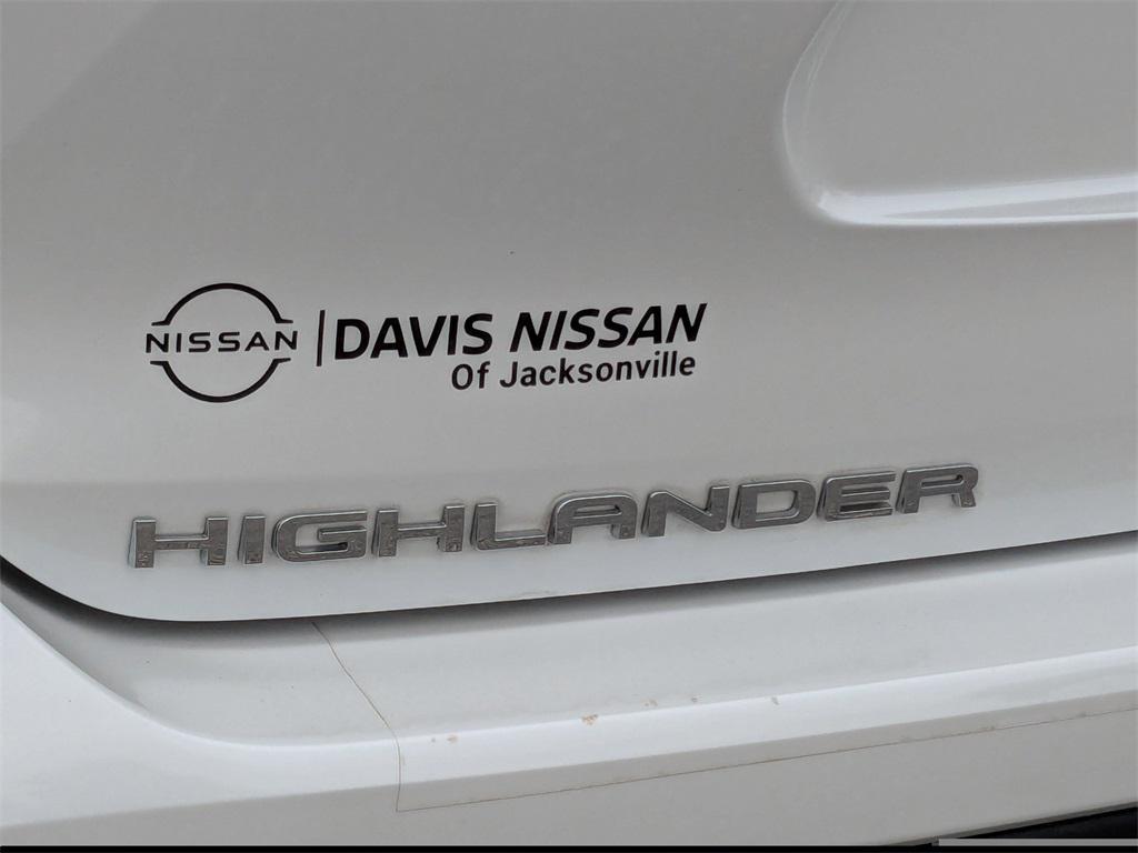 used 2022 Toyota Highlander Hybrid car, priced at $36,700