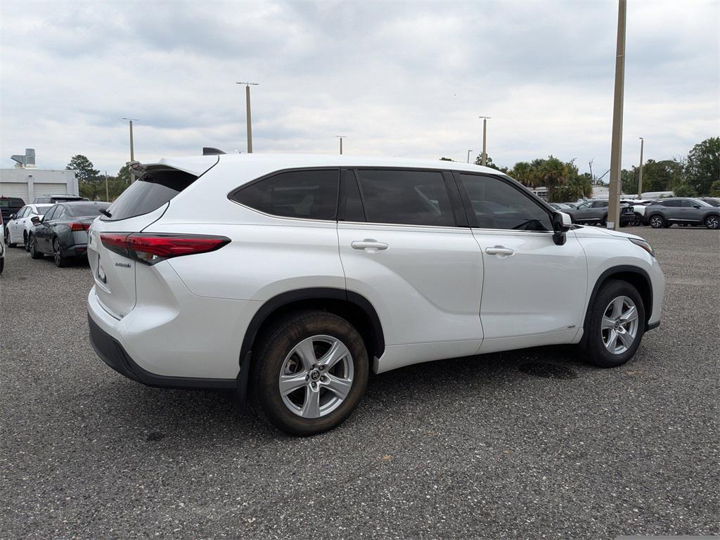 used 2022 Toyota Highlander Hybrid car, priced at $36,700