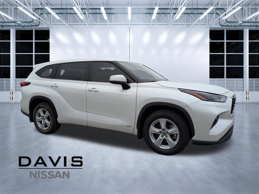 used 2022 Toyota Highlander Hybrid car, priced at $36,700