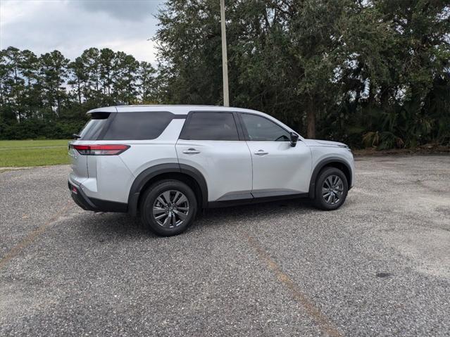 new 2024 Nissan Pathfinder car, priced at $33,994