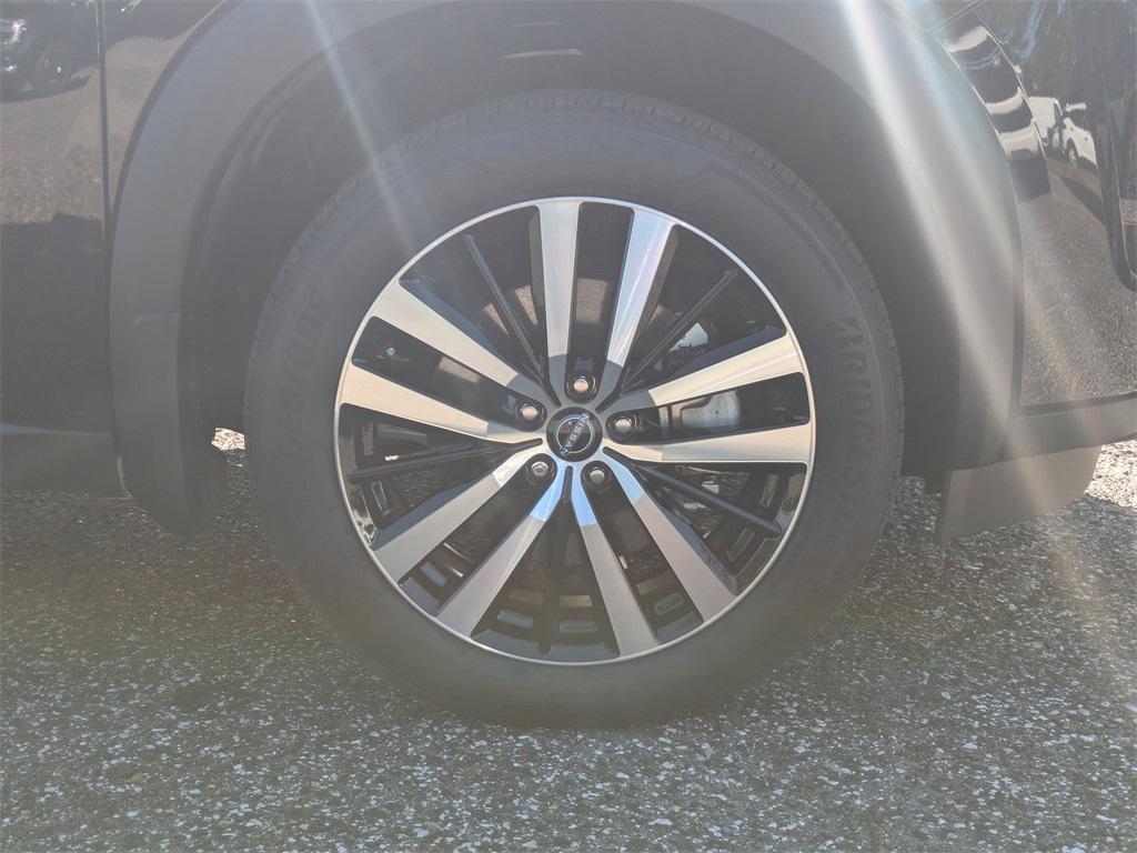 new 2025 Nissan Pathfinder car, priced at $42,905