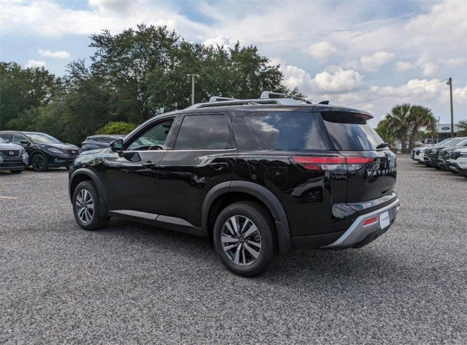 new 2024 Nissan Pathfinder car, priced at $40,075