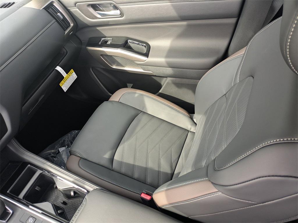 new 2025 Nissan Pathfinder car, priced at $46,265