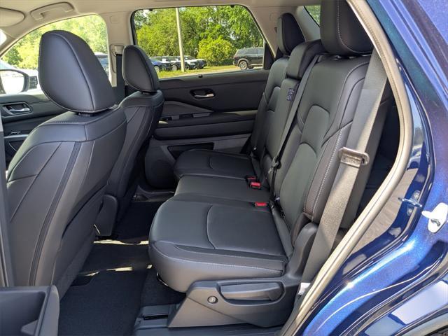 new 2025 Nissan Pathfinder car, priced at $43,180