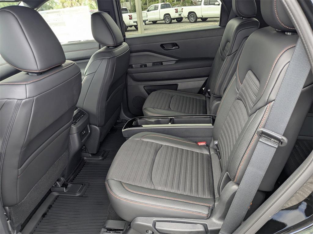 new 2025 Nissan Pathfinder car, priced at $39,080