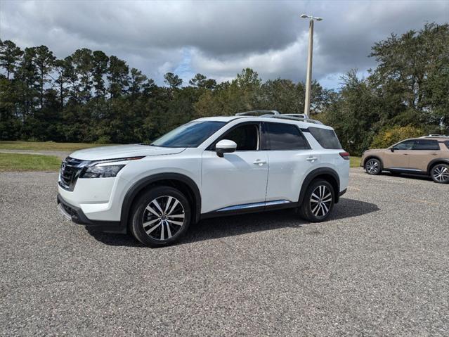 new 2025 Nissan Pathfinder car, priced at $53,030