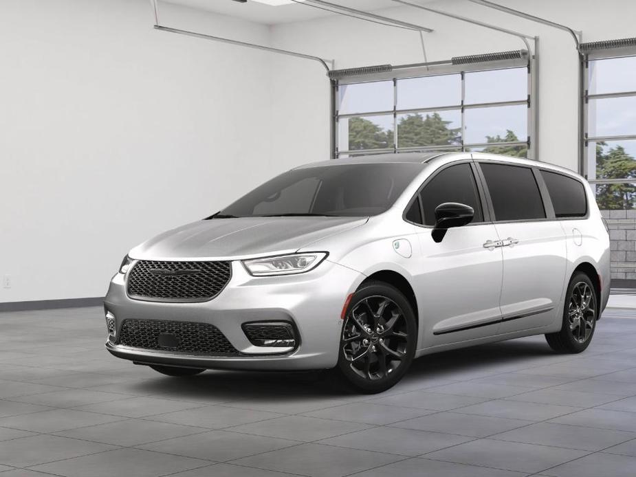 new 2024 Chrysler Pacifica Hybrid car, priced at $53,198