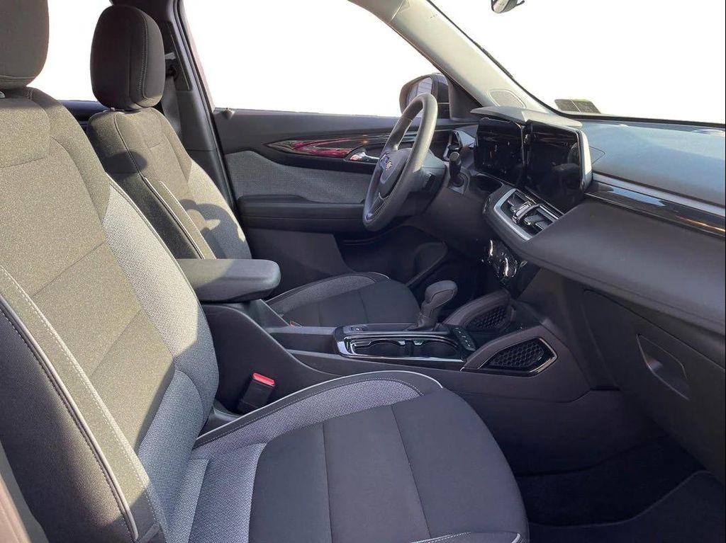 used 2025 Chevrolet TrailBlazer car, priced at $24,699