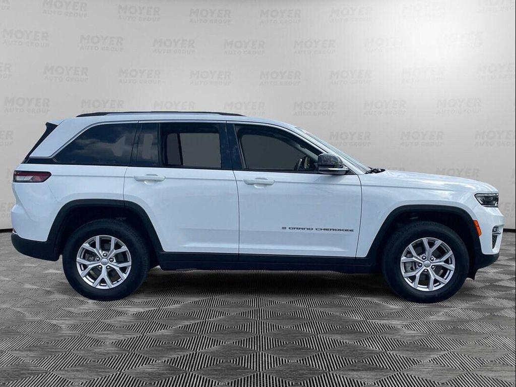 used 2022 Jeep Grand Cherokee car, priced at $32,999