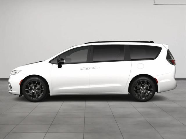 new 2024 Chrysler Pacifica car, priced at $45,006