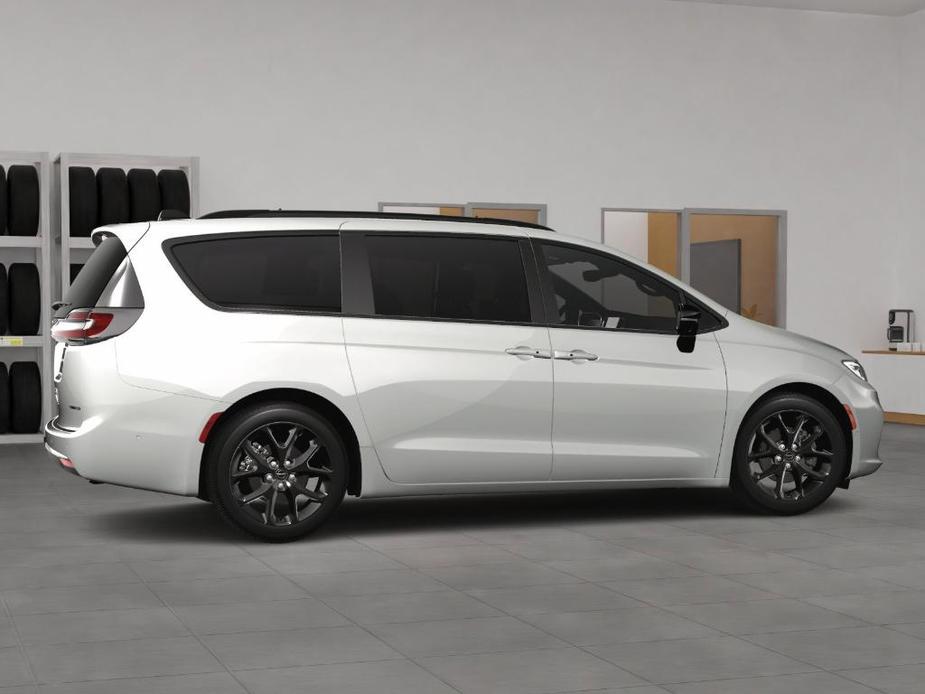 new 2024 Chrysler Pacifica car, priced at $50,756