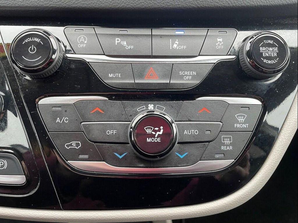 used 2023 Chrysler Pacifica car, priced at $26,899