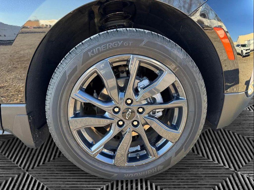 used 2024 Chevrolet Equinox car, priced at $29,998