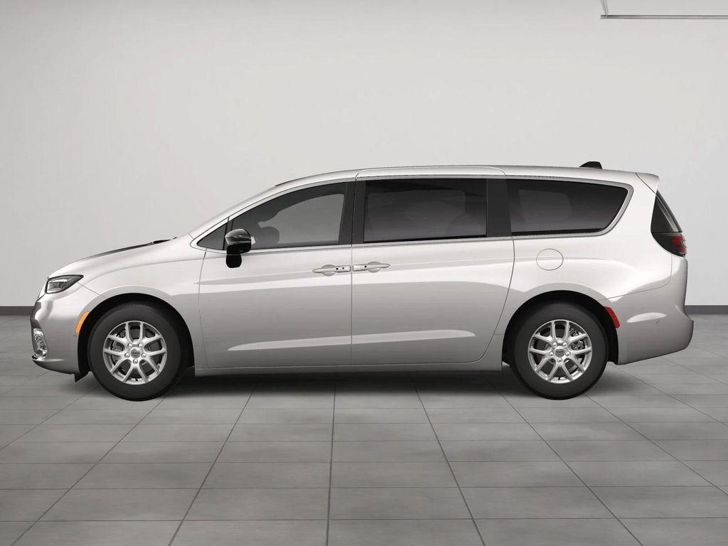 new 2025 Chrysler Pacifica car, priced at $39,676