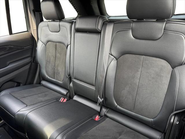used 2022 Jeep Grand Cherokee car, priced at $34,999