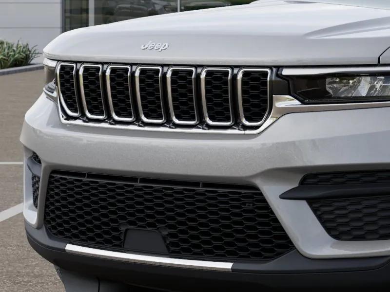 new 2025 Jeep Grand Cherokee car, priced at $39,034