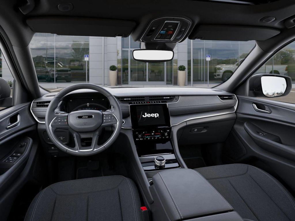 new 2025 Jeep Grand Cherokee car, priced at $39,034