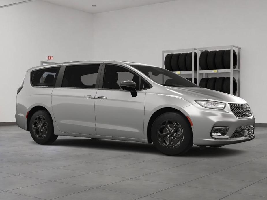 new 2023 Chrysler Pacifica Hybrid car, priced at $54,781