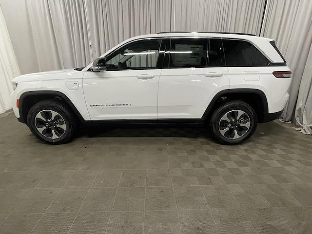 new 2022 Jeep Grand Cherokee 4xe car, priced at $53,997