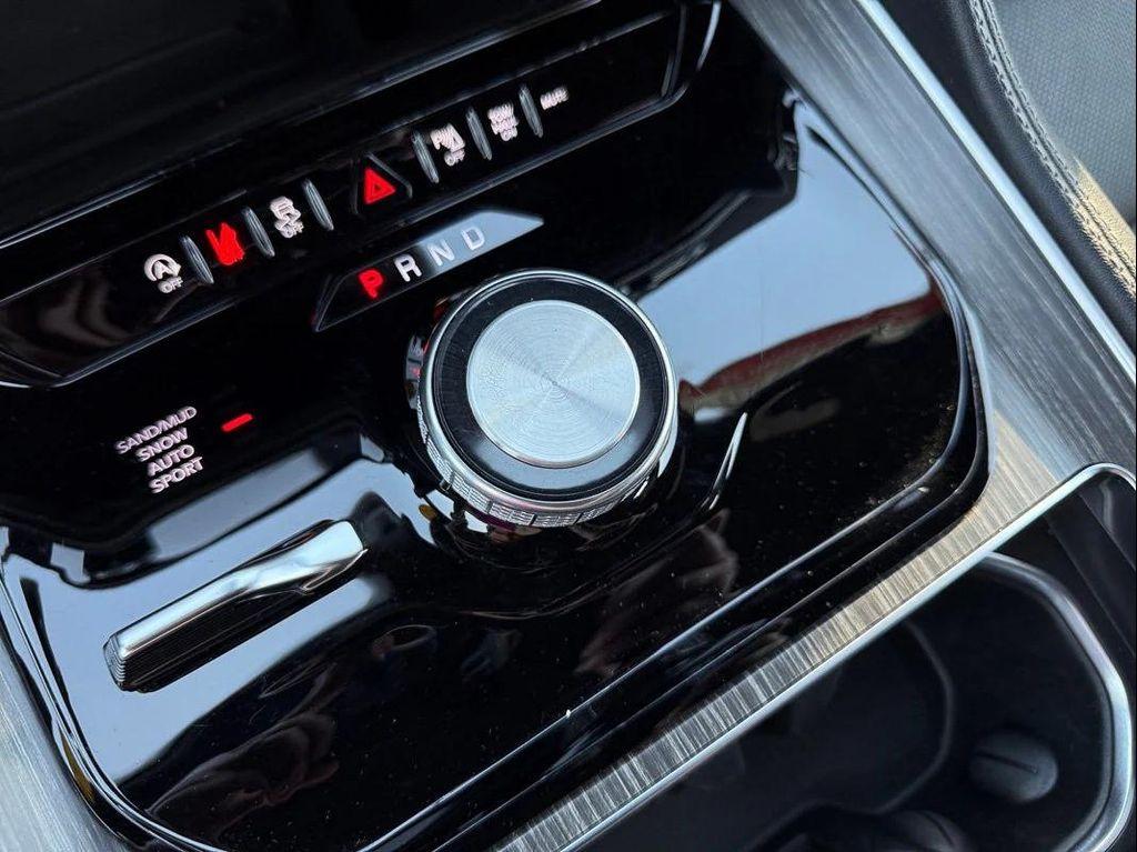 used 2024 Jeep Wagoneer L car, priced at $52,998