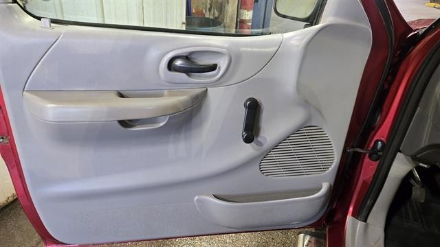 used 2000 Ford F-150 car, priced at $5,950