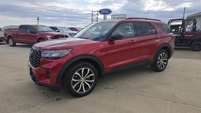 new 2025 Ford Explorer car, priced at $45,801
