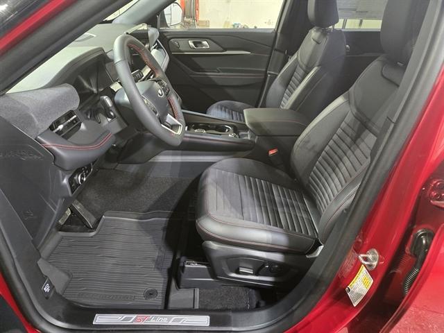 new 2025 Ford Explorer car, priced at $45,801