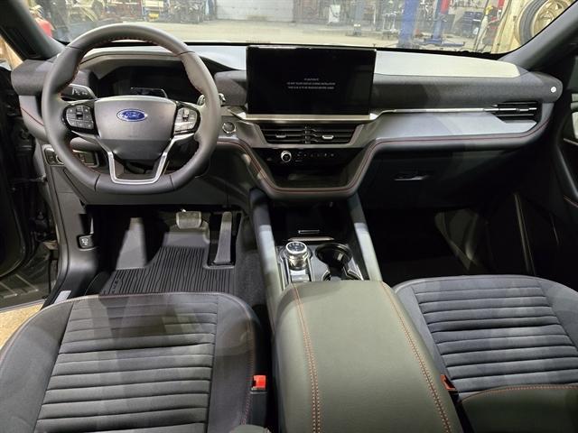 new 2025 Ford Explorer car, priced at $45,357