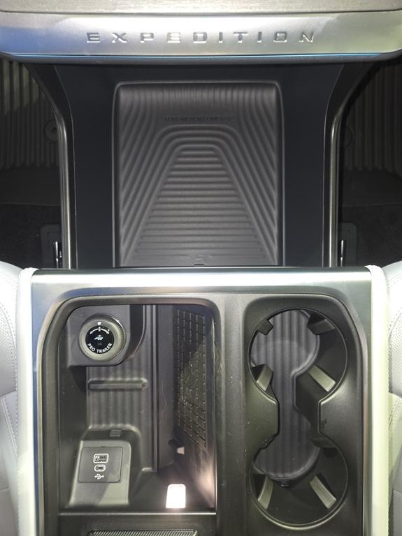 new 2025 Ford Expedition Max car, priced at $80,990