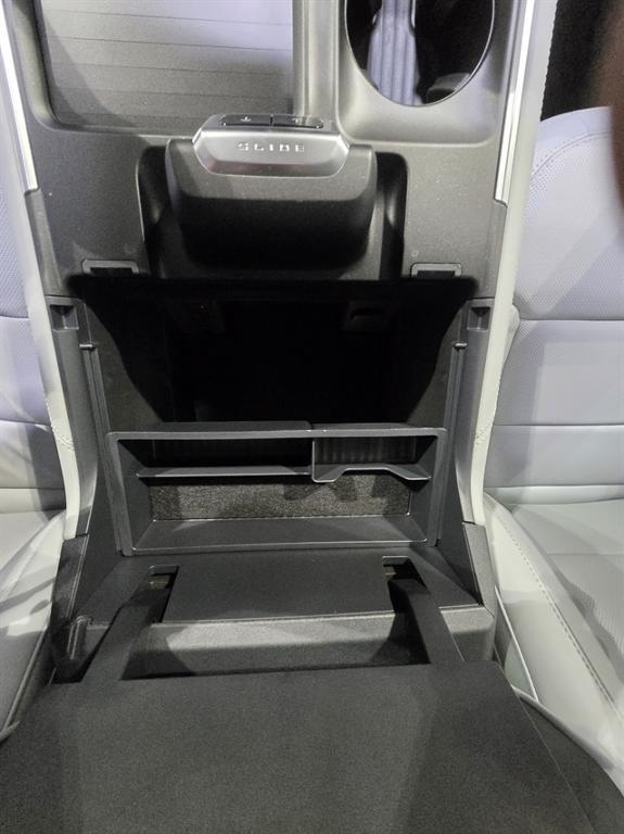 new 2025 Ford Expedition Max car, priced at $80,990