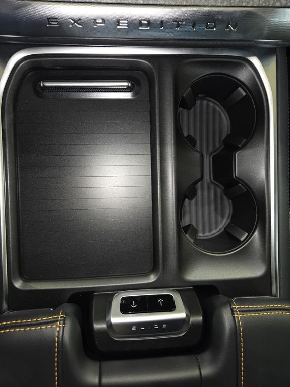 new 2025 Ford Expedition car, priced at $81,710