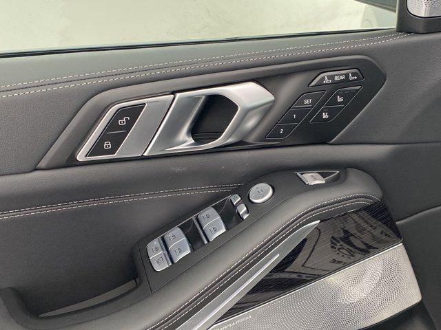 new 2025 BMW X7 car, priced at $122,095