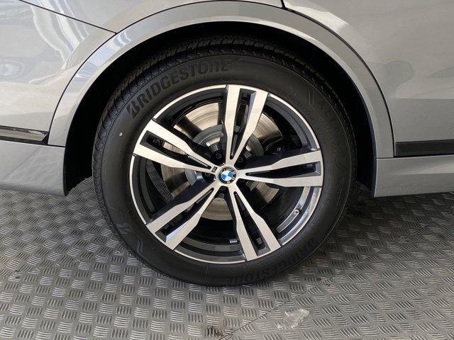new 2025 BMW X7 car, priced at $122,095