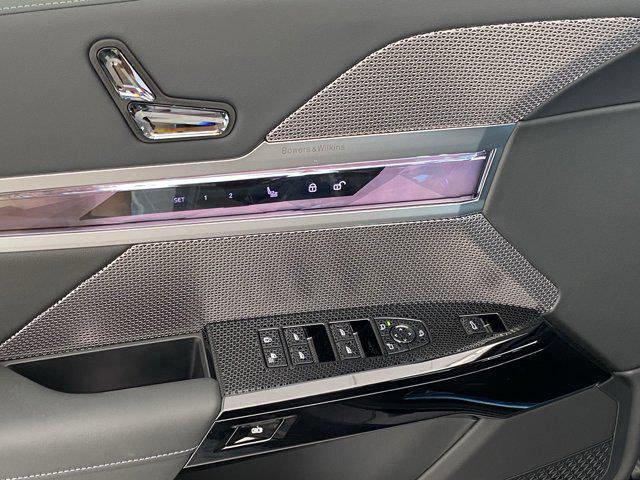 new 2025 BMW 760 car, priced at $127,995