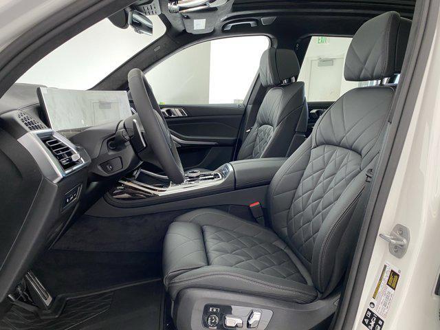 new 2025 BMW X7 car, priced at $99,350