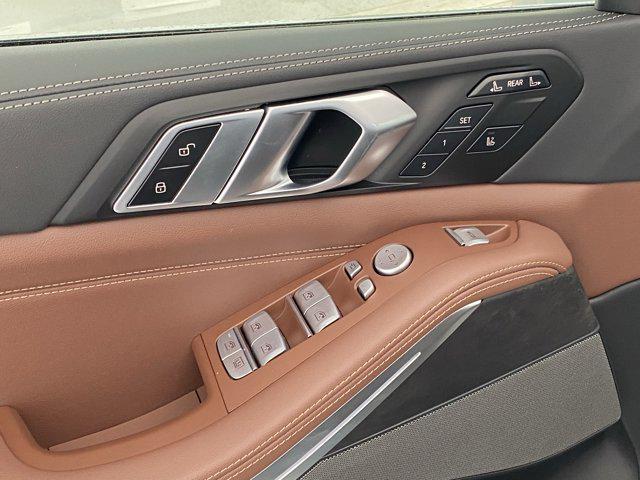 new 2025 BMW X7 car, priced at $93,470