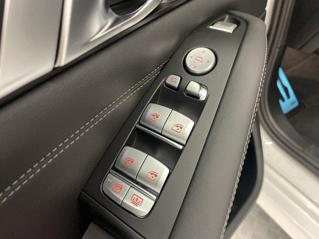 new 2025 BMW X7 car, priced at $122,370
