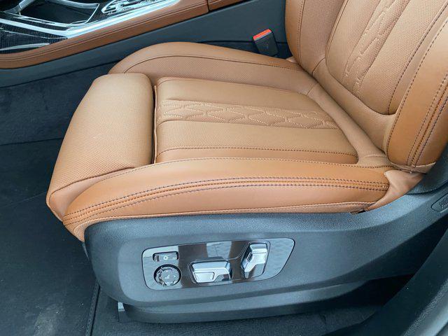 new 2026 BMW X7 car, priced at $100,050