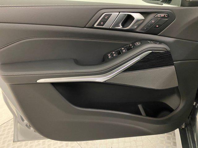 new 2026 BMW X7 car, priced at $96,350
