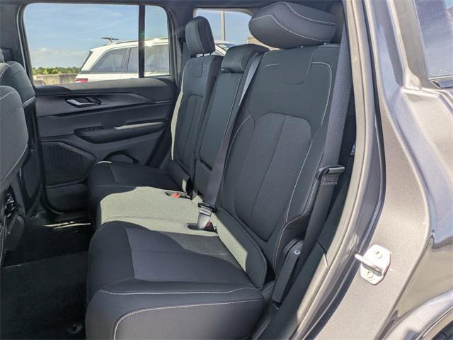 new 2025 Jeep Grand Cherokee car, priced at $38,071