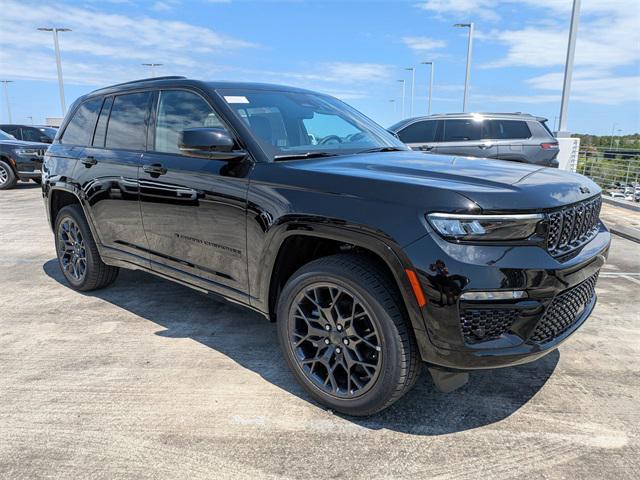 new 2025 Jeep Grand Cherokee car, priced at $69,373