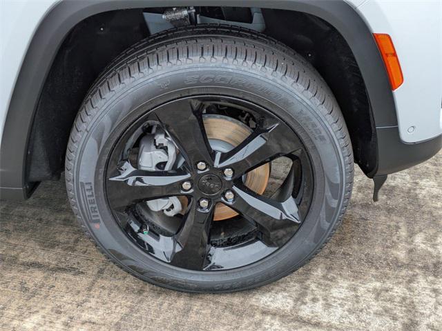 new 2025 Jeep Grand Cherokee car, priced at $50,680