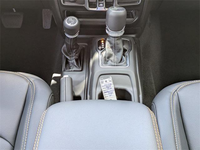 new 2025 Jeep Gladiator car, priced at $44,977