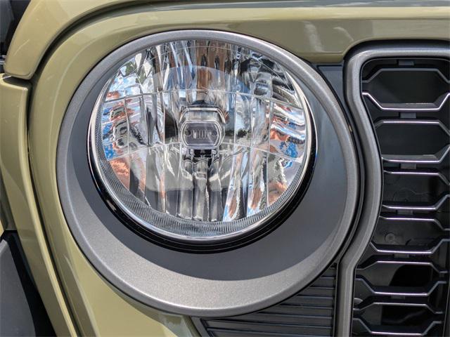 new 2025 Jeep Gladiator car, priced at $44,977