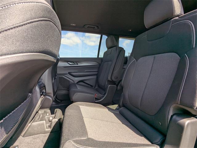new 2025 Jeep Grand Cherokee L car, priced at $40,689
