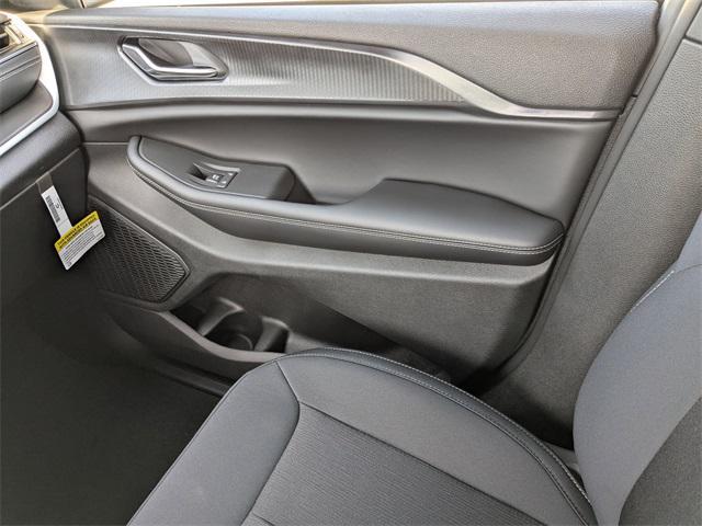 new 2025 Jeep Grand Cherokee L car, priced at $40,689