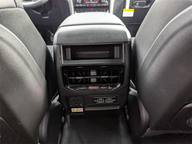 new 2025 Jeep Grand Cherokee car, priced at $41,867