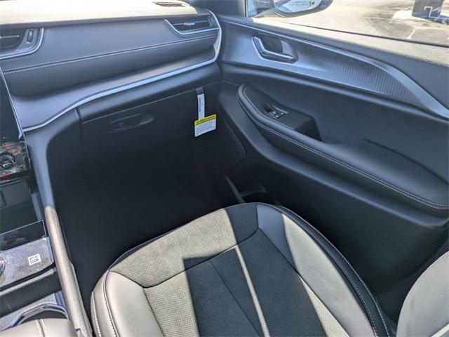 new 2025 Jeep Grand Cherokee L car, priced at $37,989
