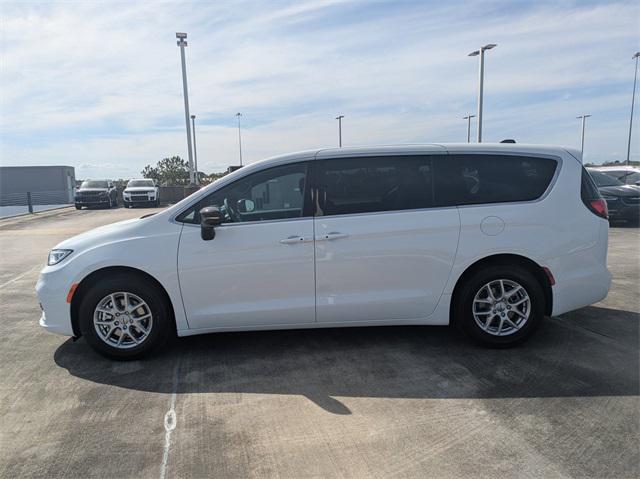 new 2025 Chrysler Pacifica car, priced at $42,034